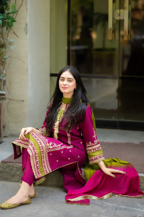 SALE OFFER OMAL BY SO KOMAL DHANAK 3PC Embroidered ( Unstitched ) - Image 3