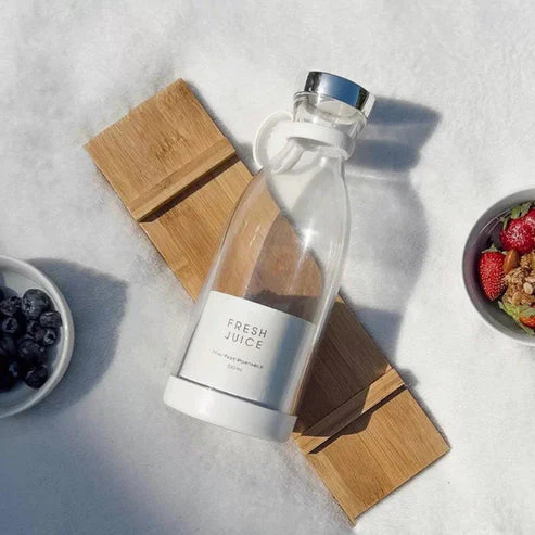 Portable & Rechargeable Fruit Juicer Machine - Image 4